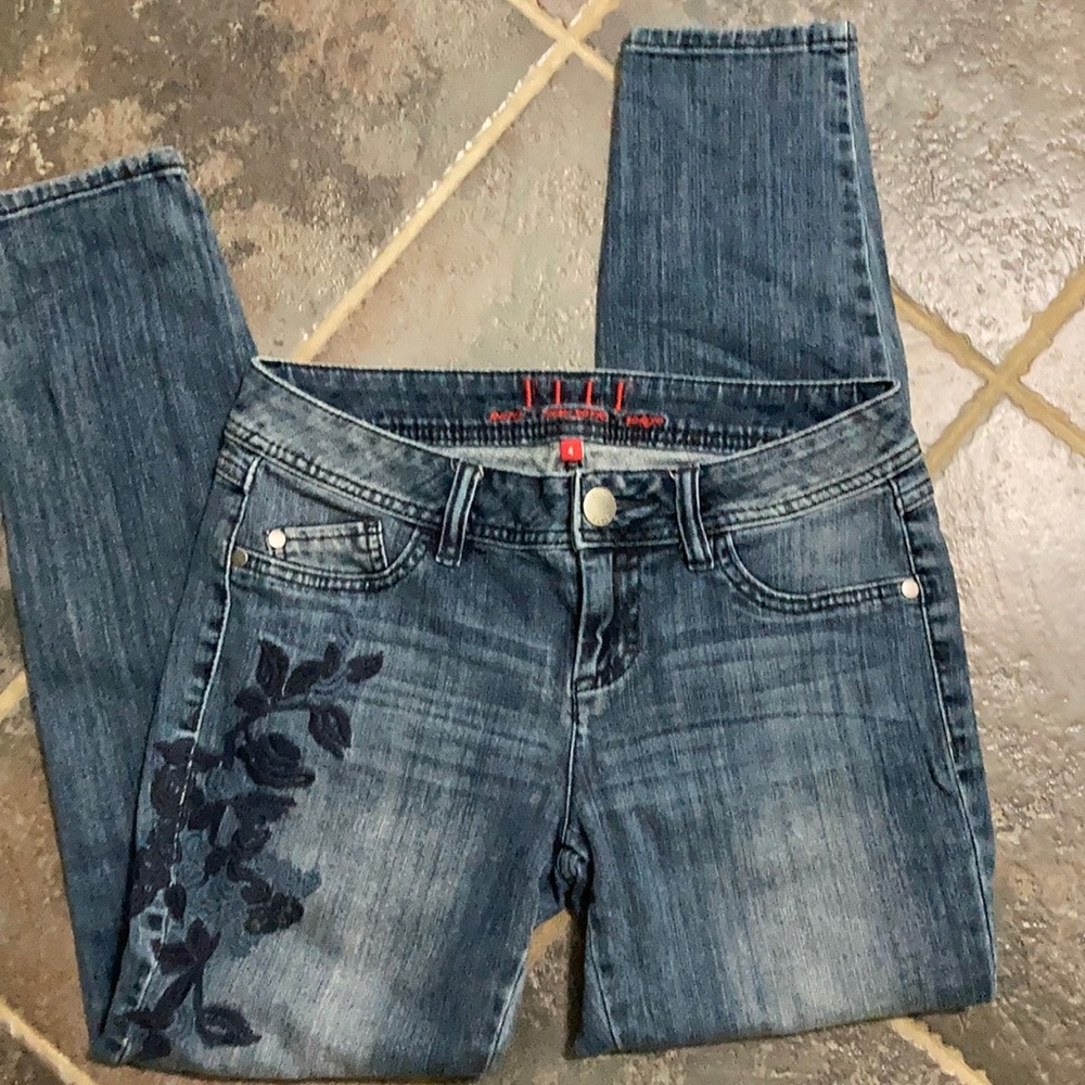 Elle Jeans Women’s size 4 NWOT